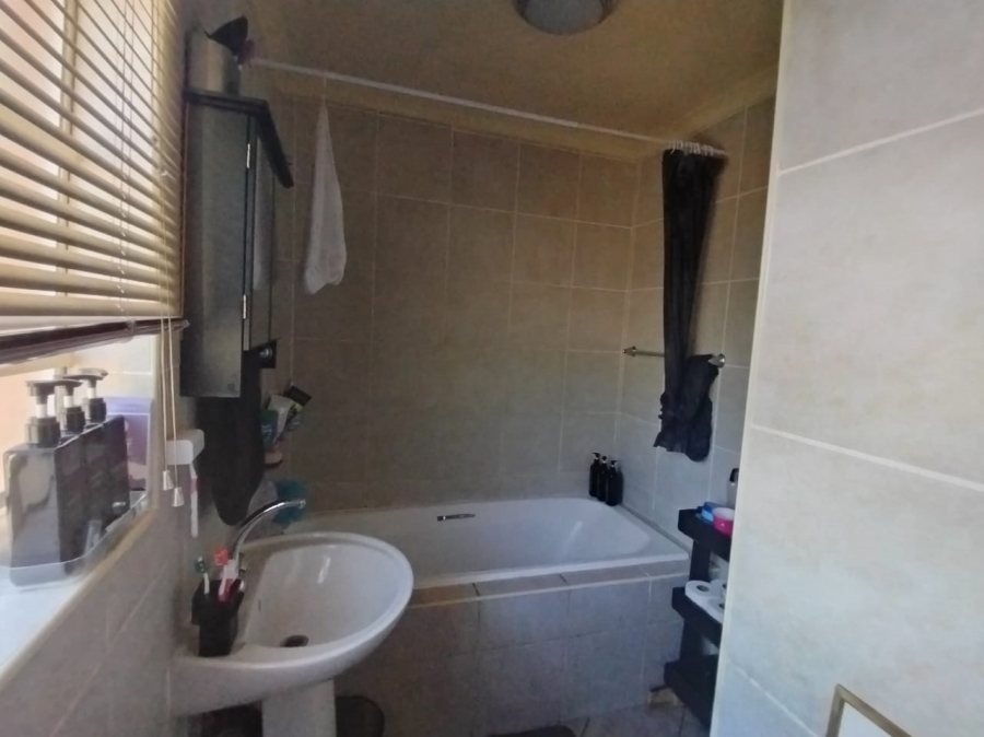 2 Bedroom Property for Sale in Vaalpark Free State